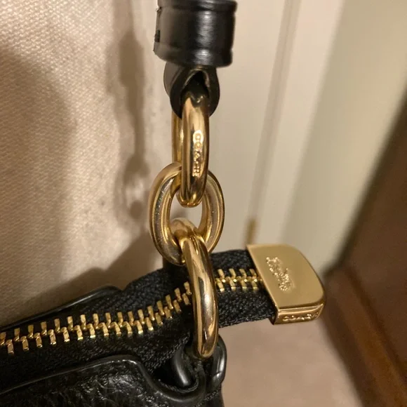 Coach Mae File Black pebble leather crossbody bag with gold hardware like new - Picture 3 of 10